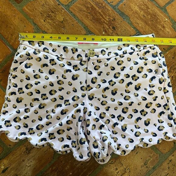 Lilly Pulitzer pink leopard scalloped knit shorts - Picture 4 of 8